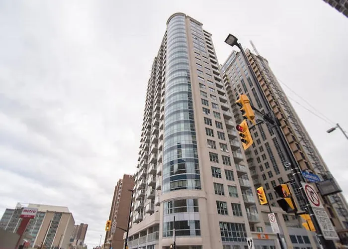 Nge Stays - Rideau Street Apartments